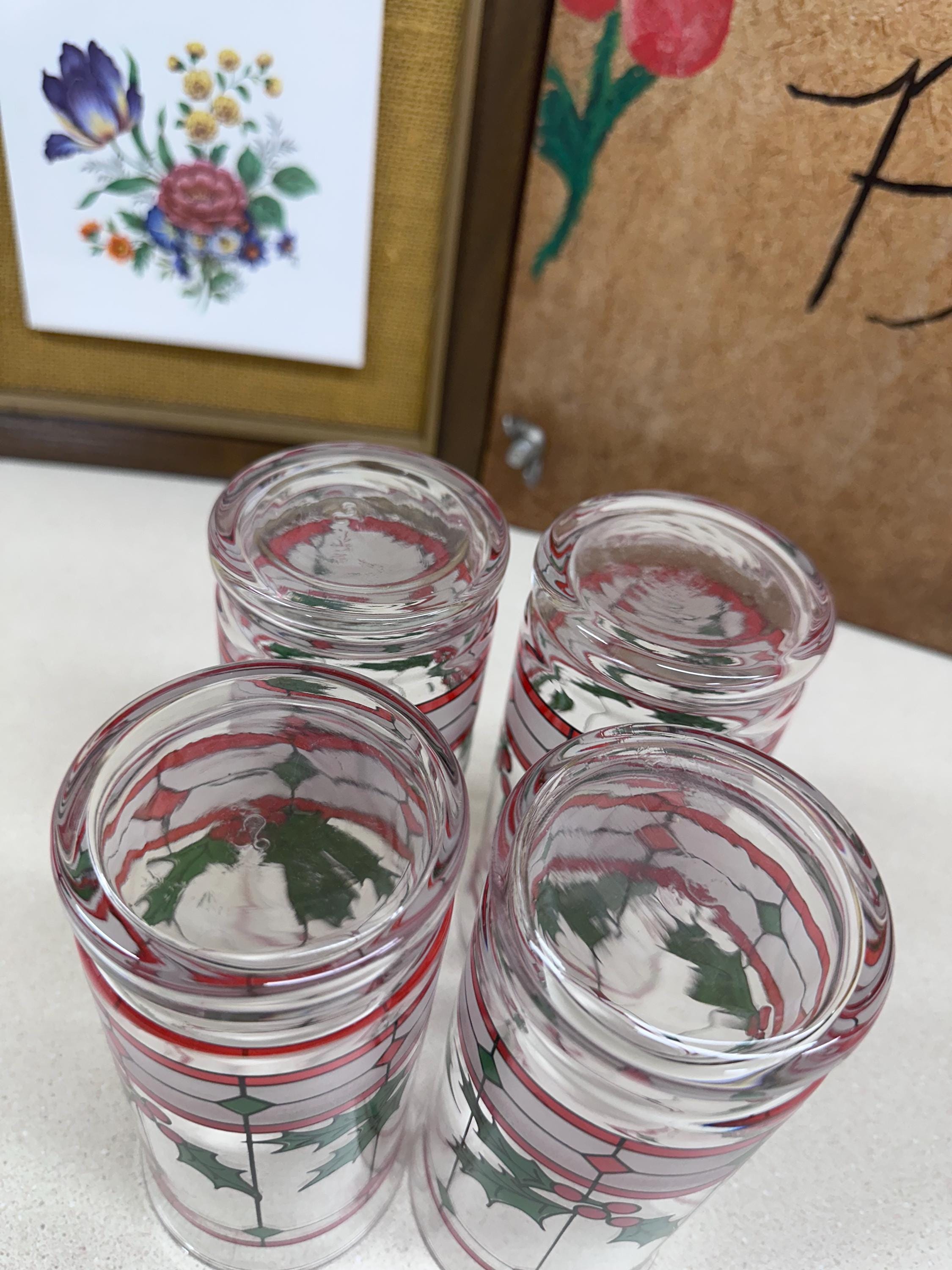 Vintage Libbey Holly Berry Tumblers: USA Cottagecore Holiday Decor, Set of 4