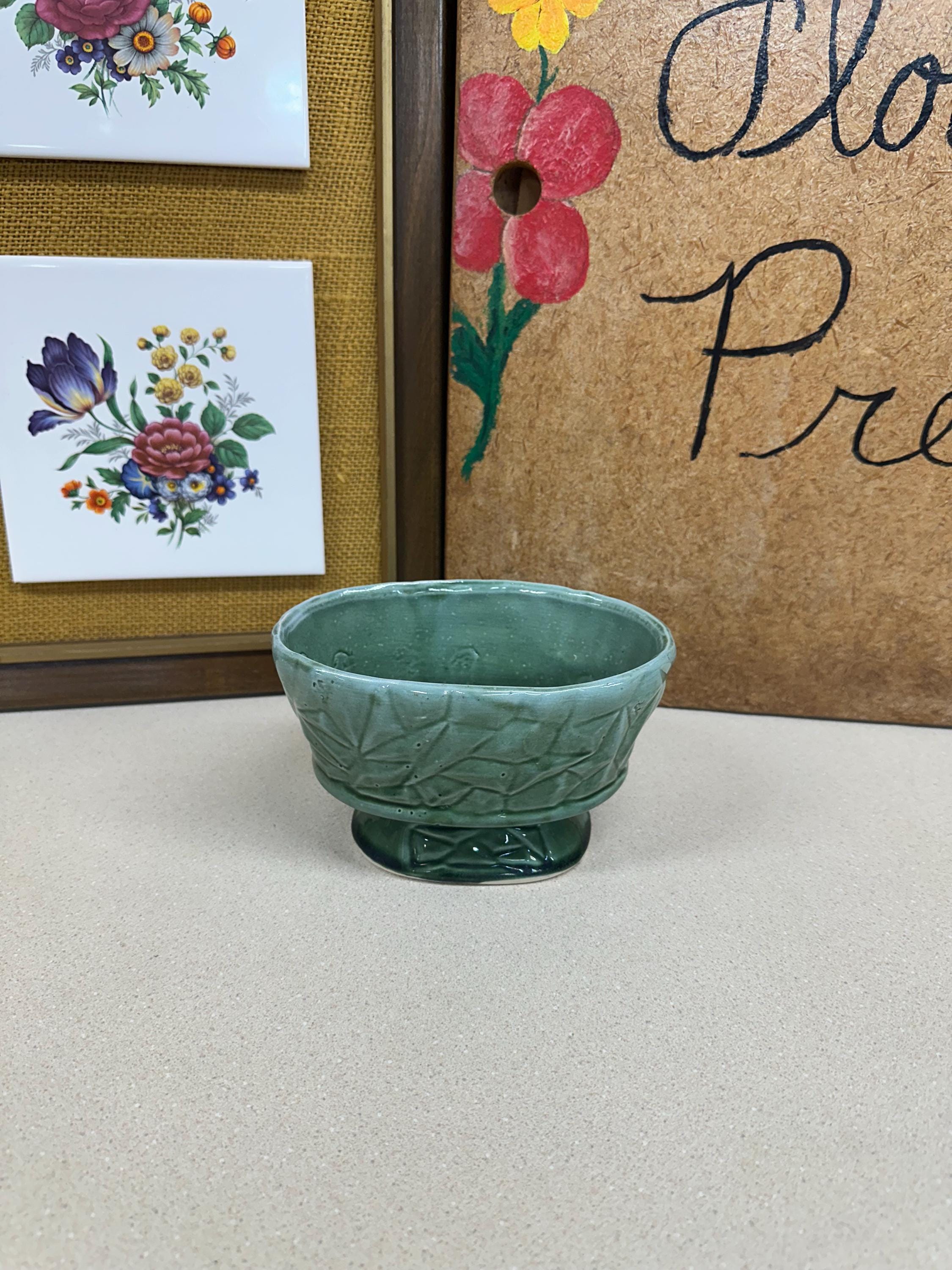 Vintage Green Planter: Indoor Plant Vessel