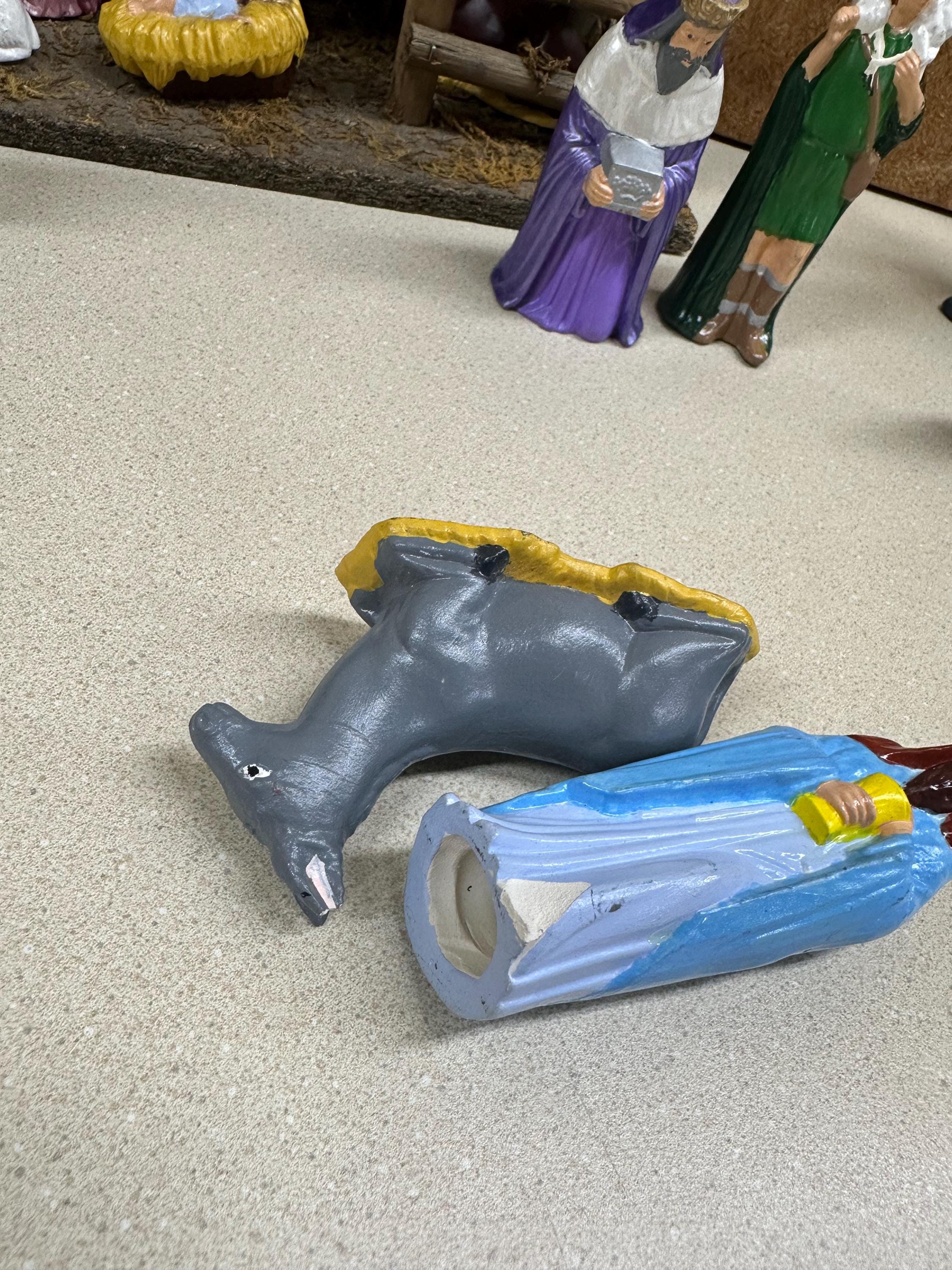 Vintage Nativity Scene: 13 Piece Religious Christmas Decor