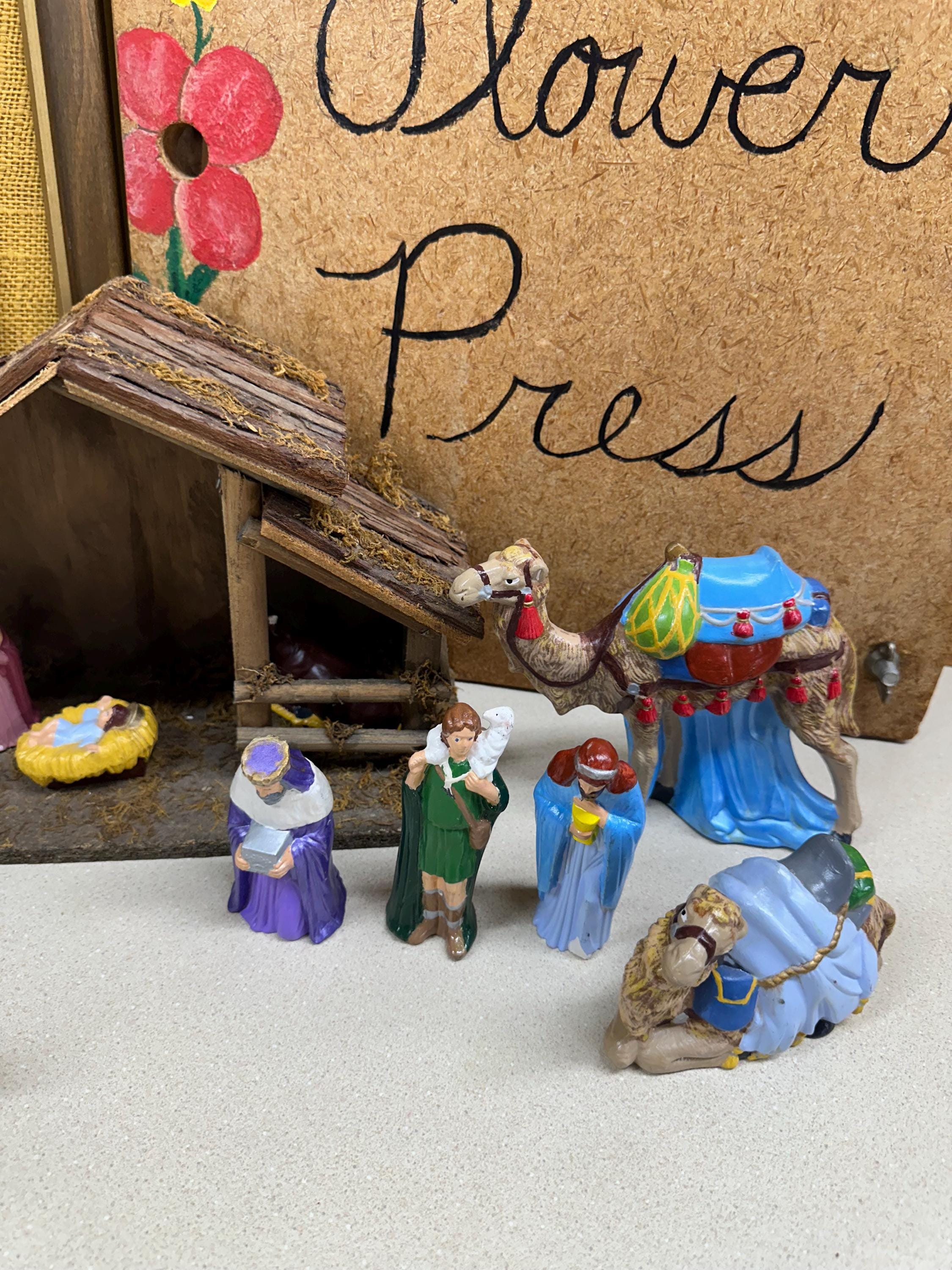 Vintage Nativity Scene: 13 Piece Religious Christmas Decor