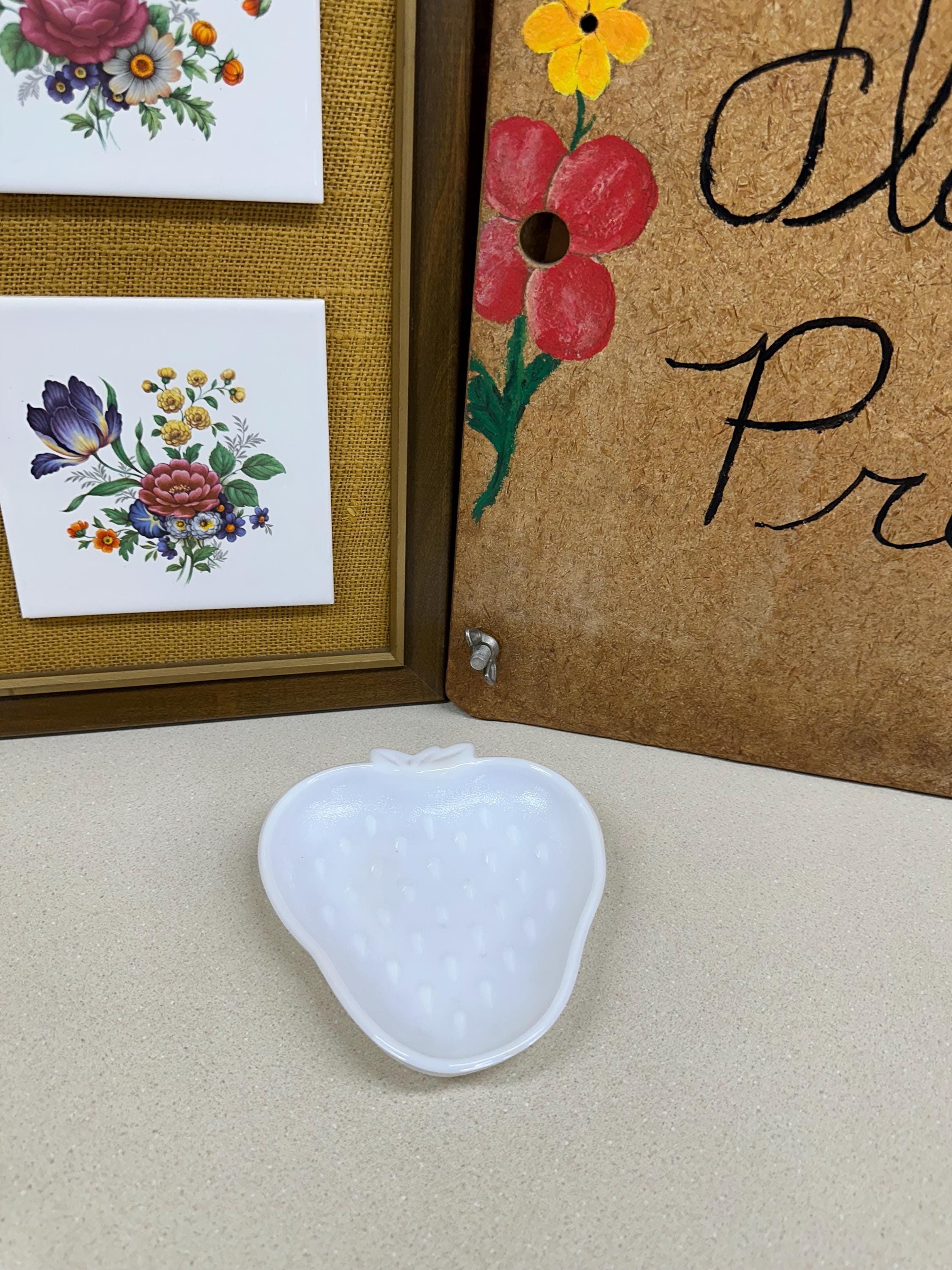 Vintage Strawberry Milk Glass Trivet: Retro Farmhouse Kitchen Decor