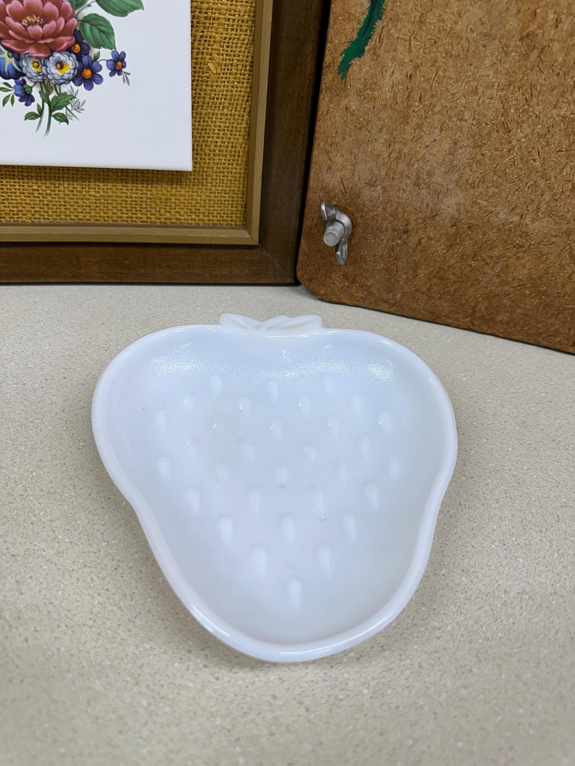 Vintage Strawberry Milk Glass Trivet: Retro Farmhouse Kitchen Decor