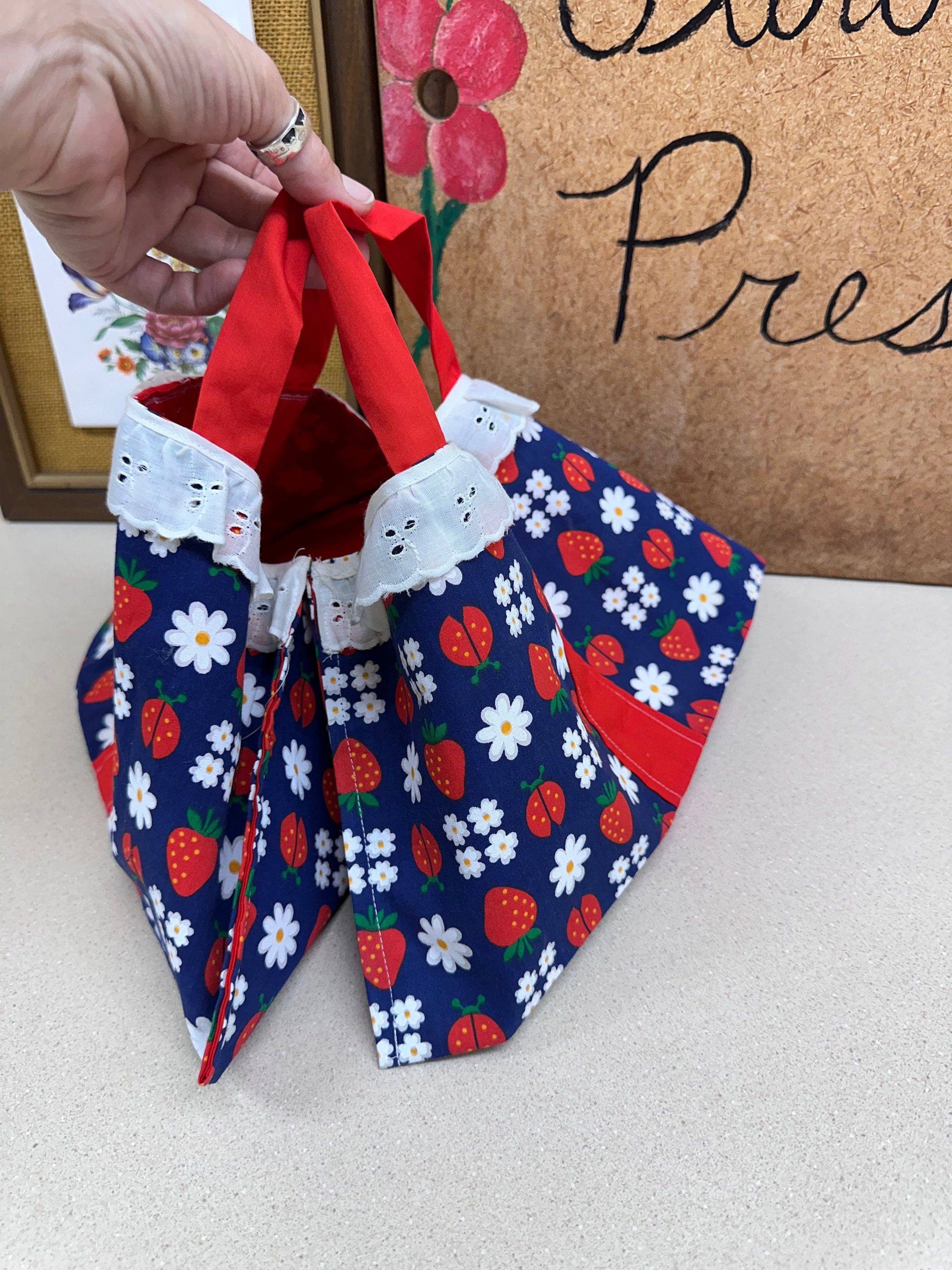 Handmade Casserole Carrier Pot Luck Dish Warmer with Handles Strawberries