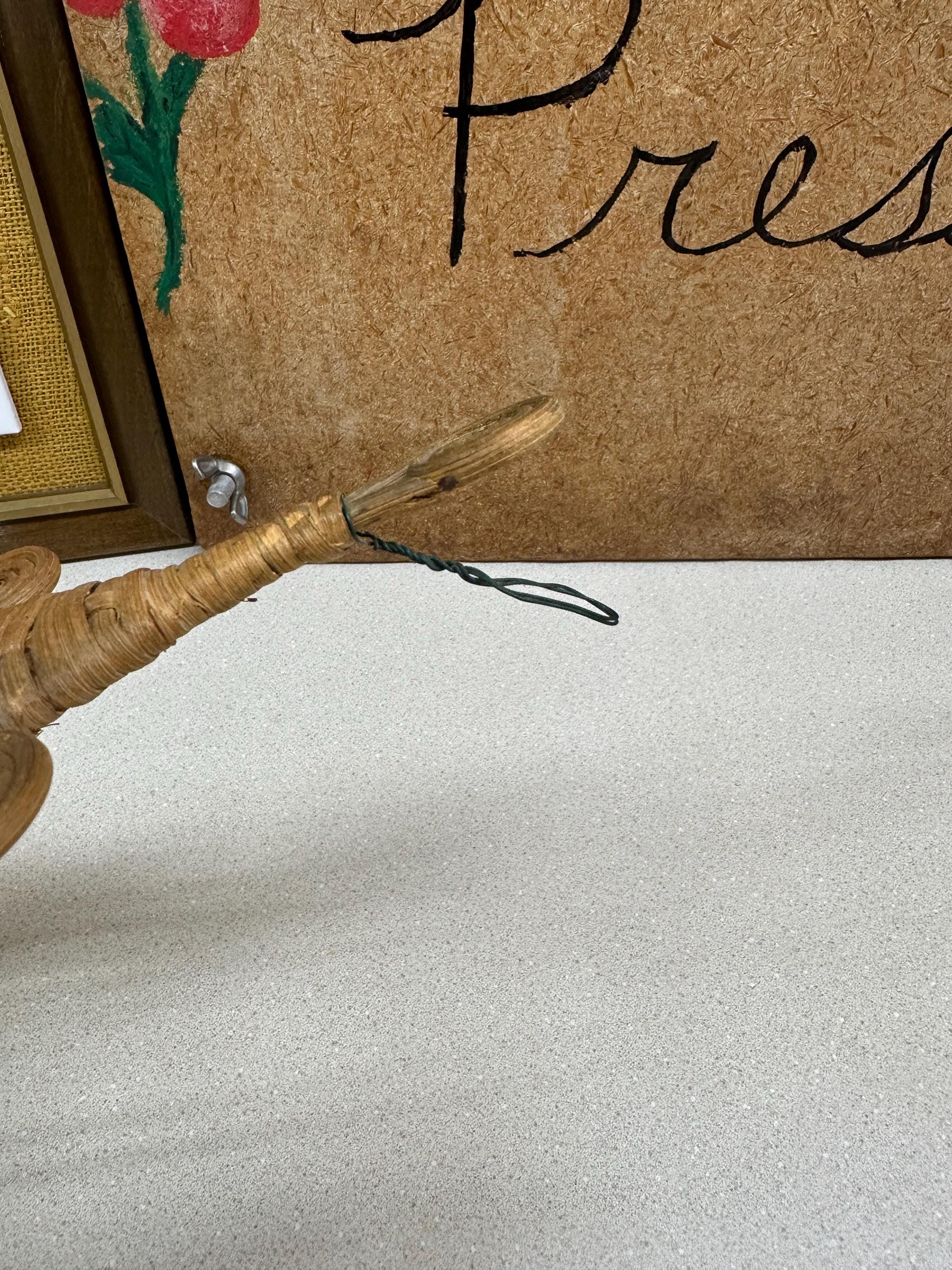 Vintage Wicker Christmas Tree Wall Hanging: Retro Holiday Decor