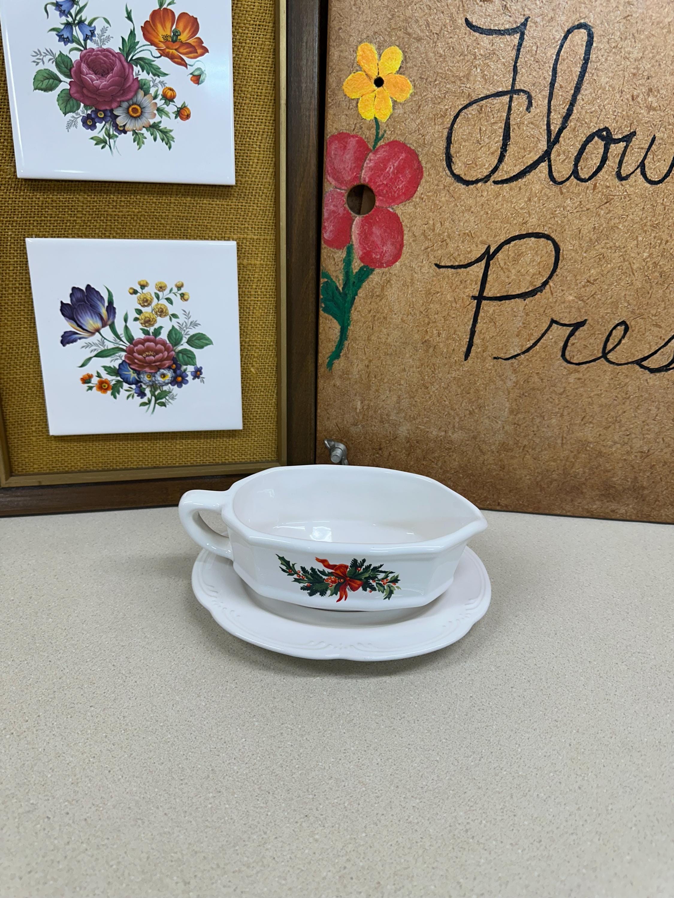 Vintage Christmas Tree Gravy Boat and Saucer: Pfaltzgraff USA