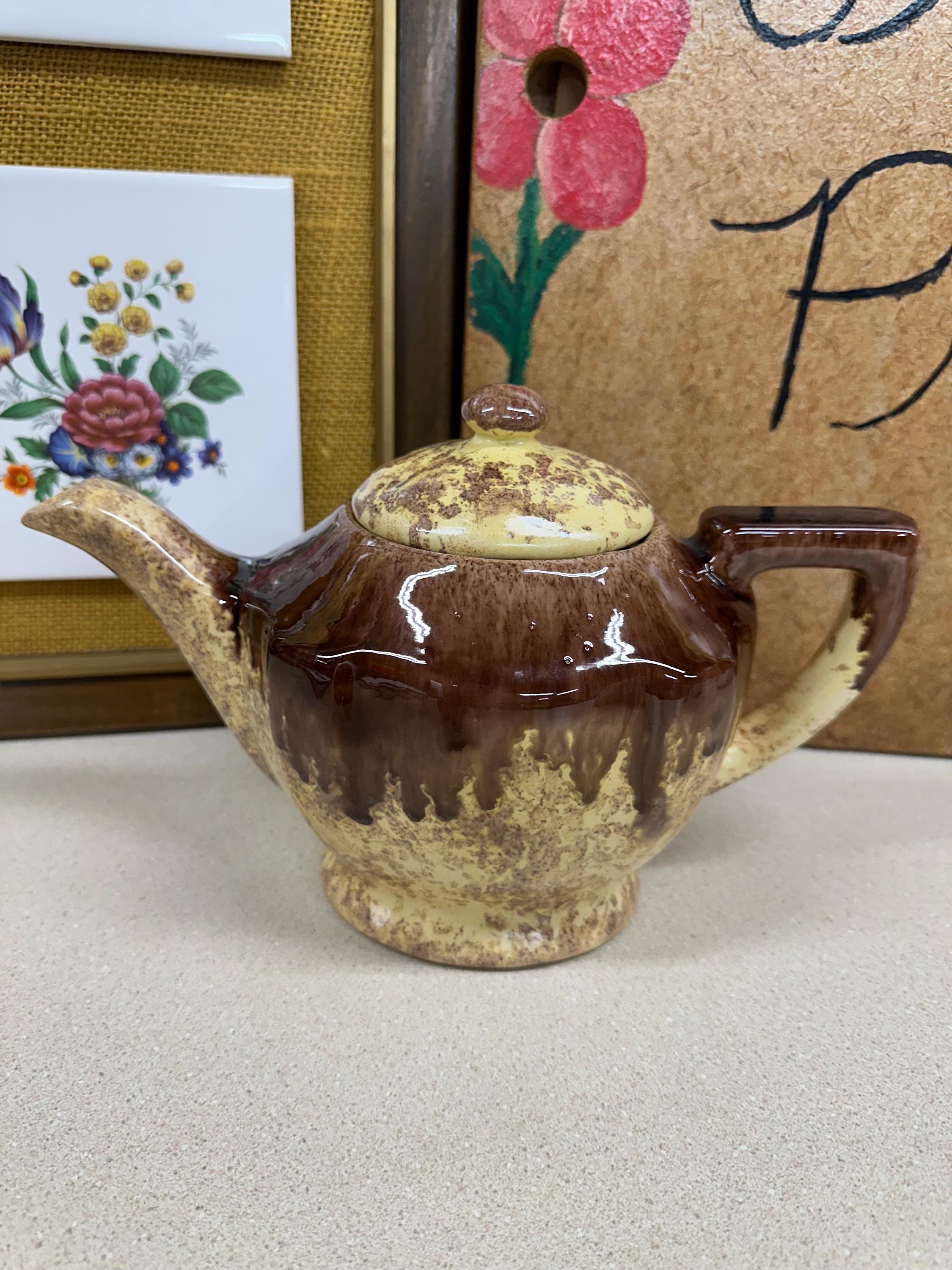 Vintage Teapot Tea Kettle: Gordon USA Brown Cream Neutral