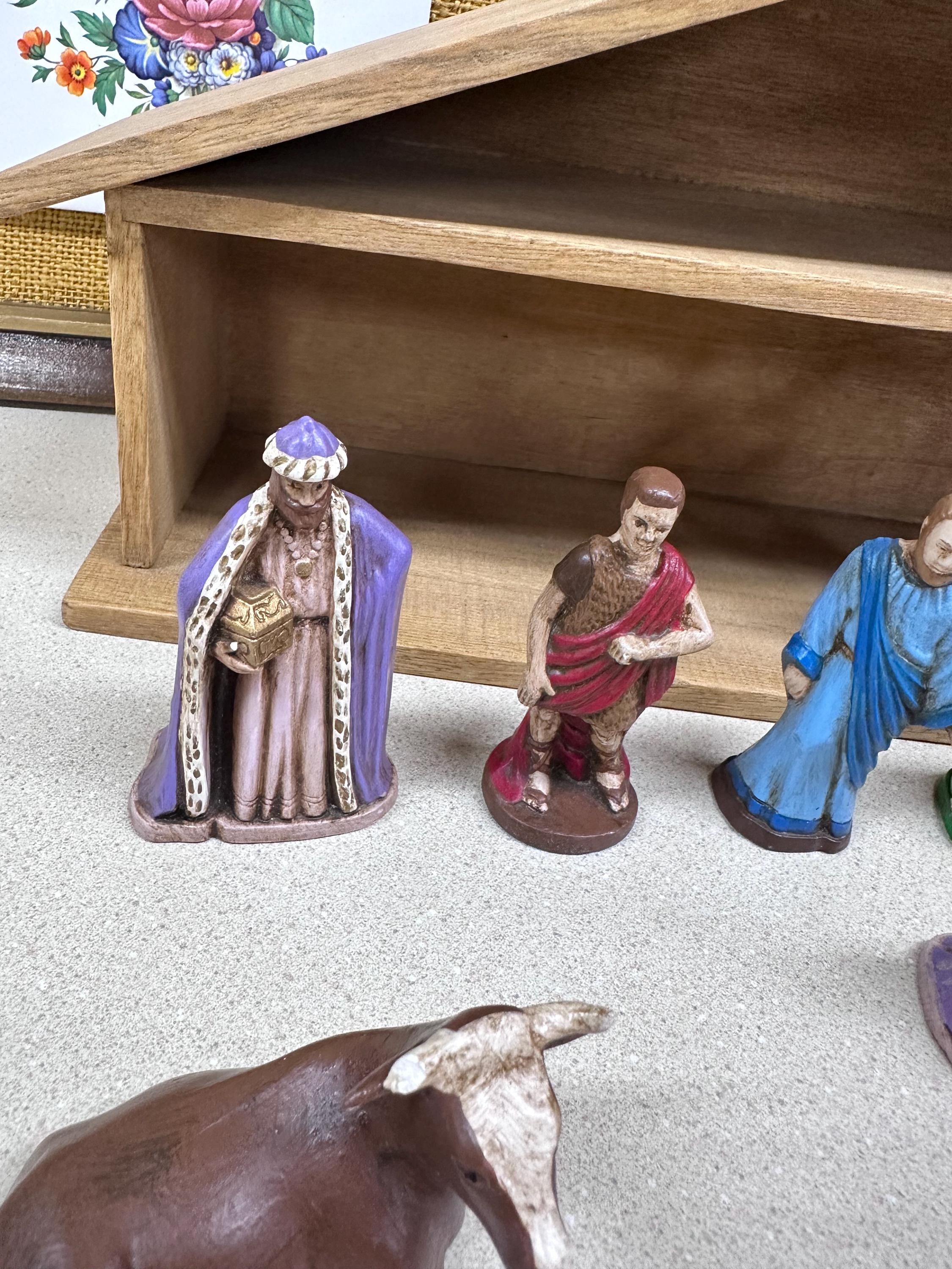 Vintage Nativity Scene: 10 Piece Religious Christmas Decor