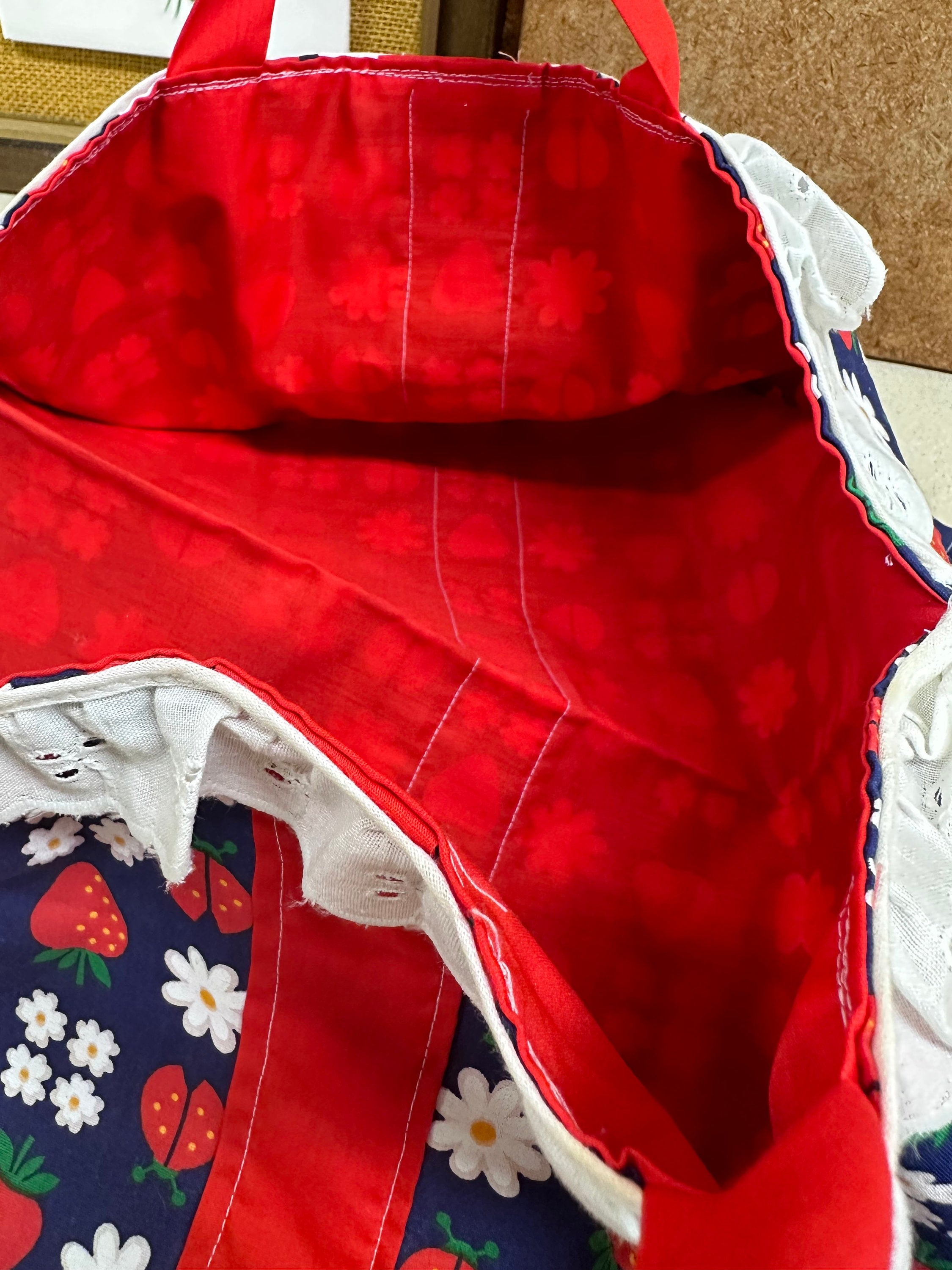 Handmade Casserole Carrier Pot Luck Dish Warmer with Handles Strawberries