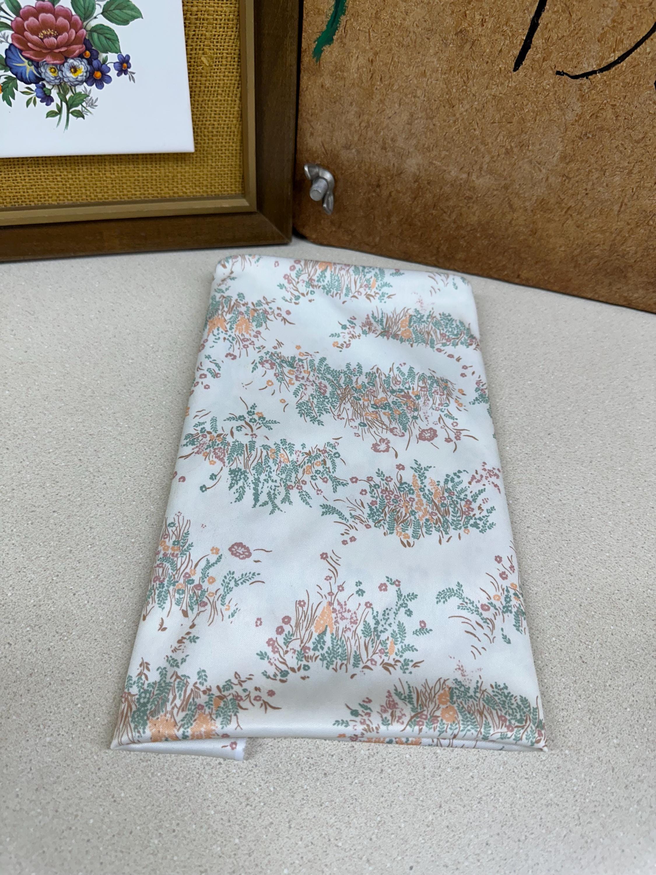 Vintage Floral Fabric: Pink & Green Stretchy Textile (60x40 inches)