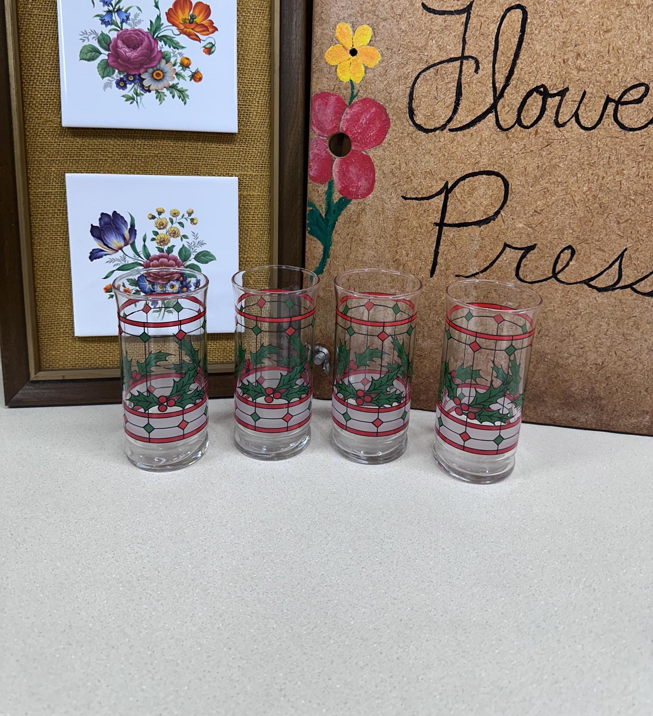 Vintage Libbey Holly Berry Tumblers: USA Cottagecore Holiday Decor, Set of 4