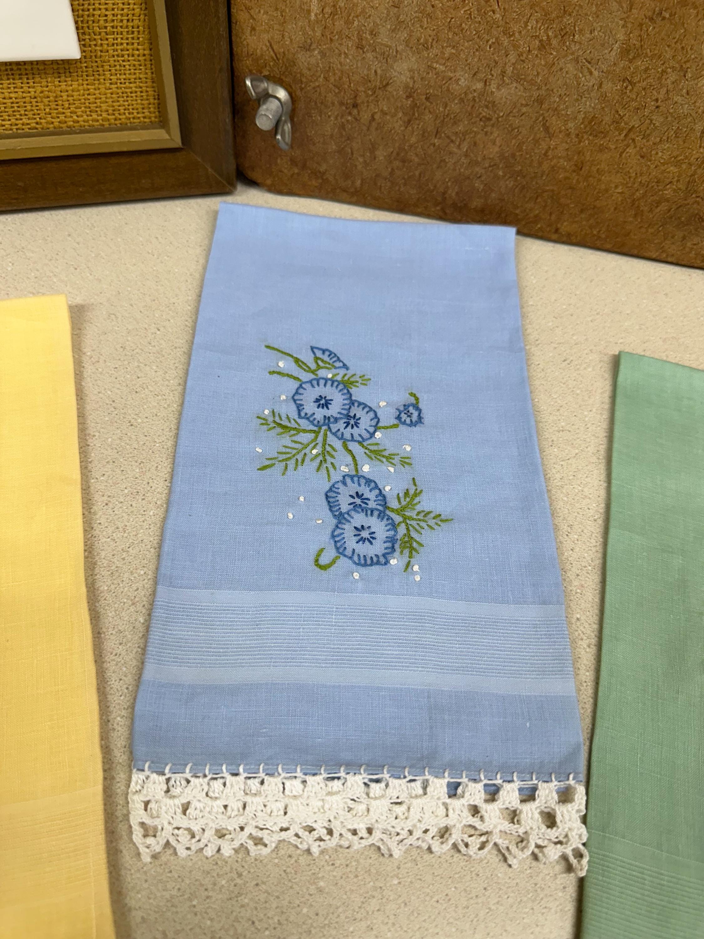 Embroidered Linen Hand Towel Set: Vintage Floral Bathroom Decor