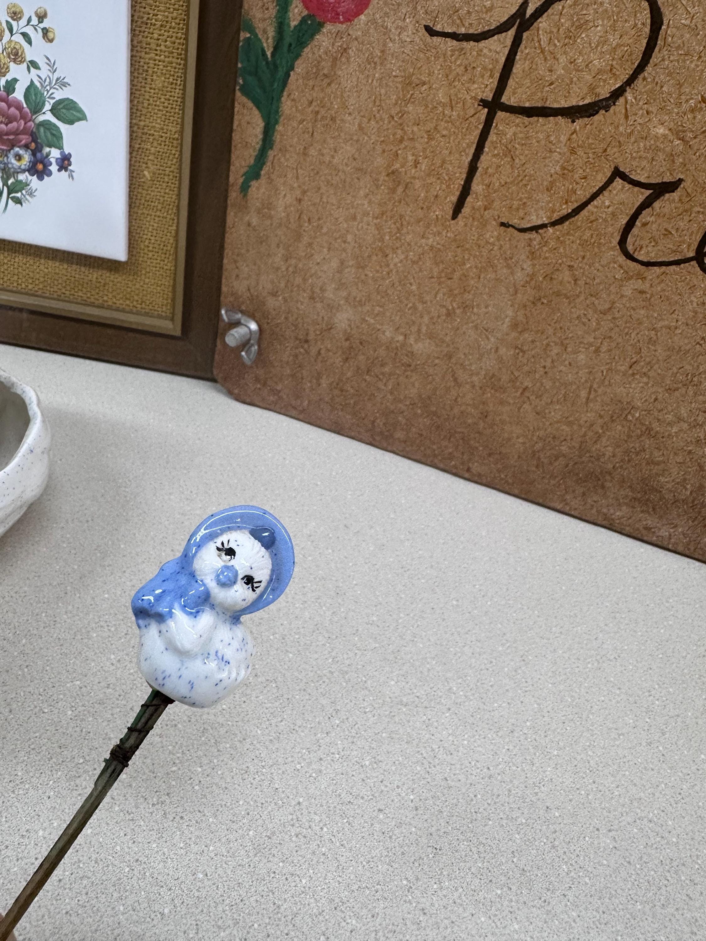 Vintage Hen & Chick Planter Set: Retro Farmhouse Decor