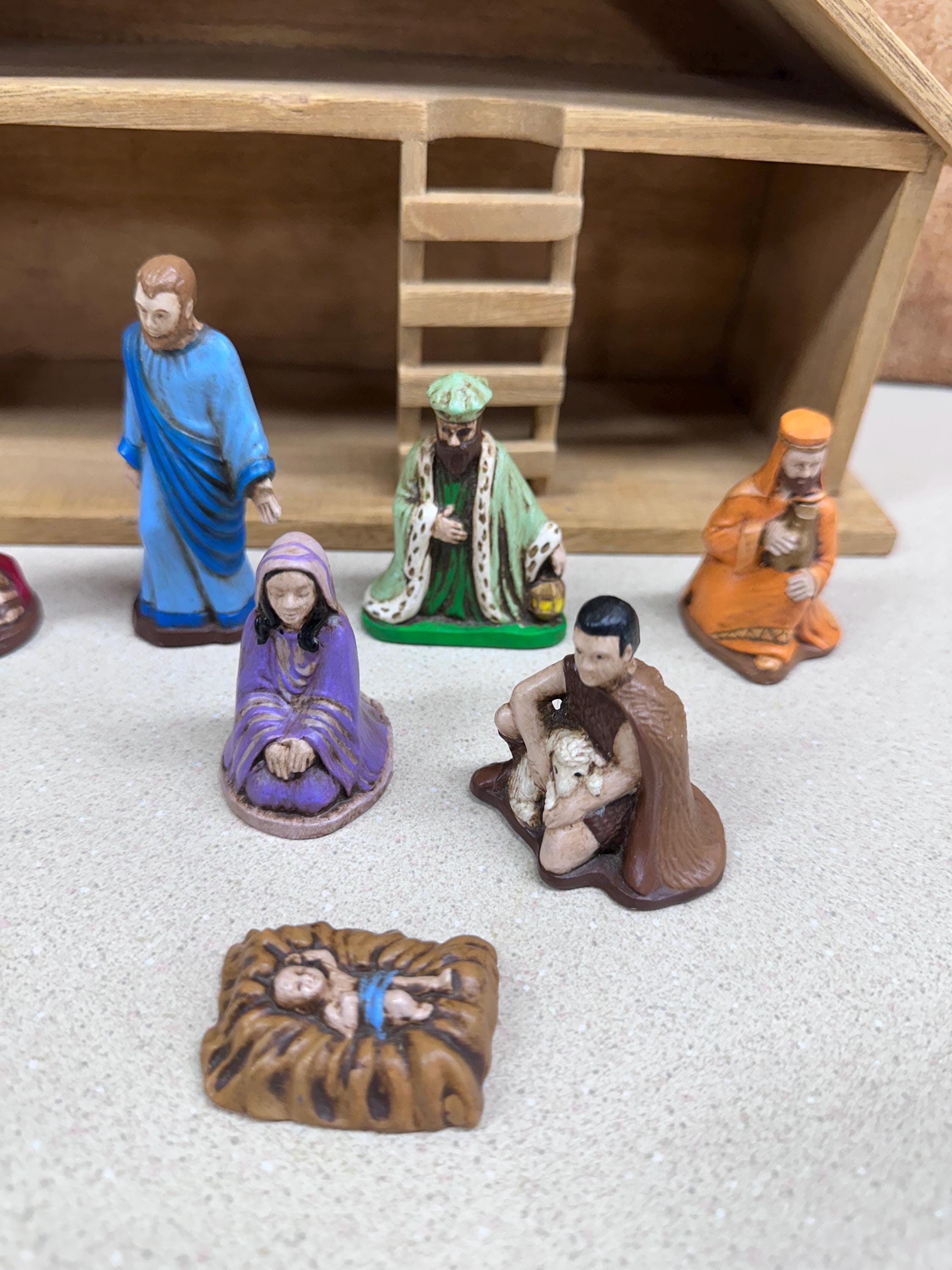 Vintage Nativity Scene: 10 Piece Religious Christmas Decor