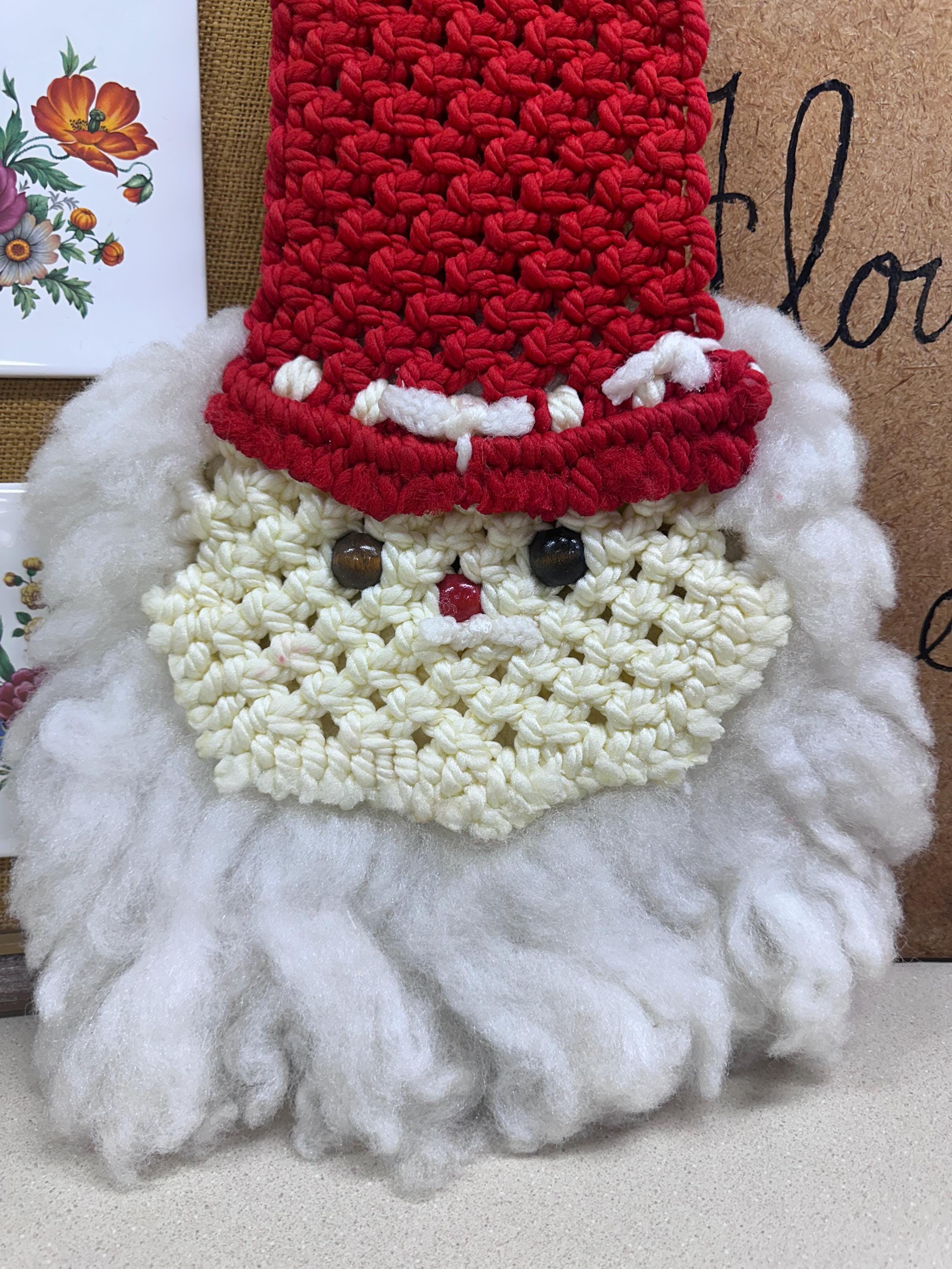 Vintage Macrame Santa Wall Hanging: Retro Holiday Decor (25x15 inches)