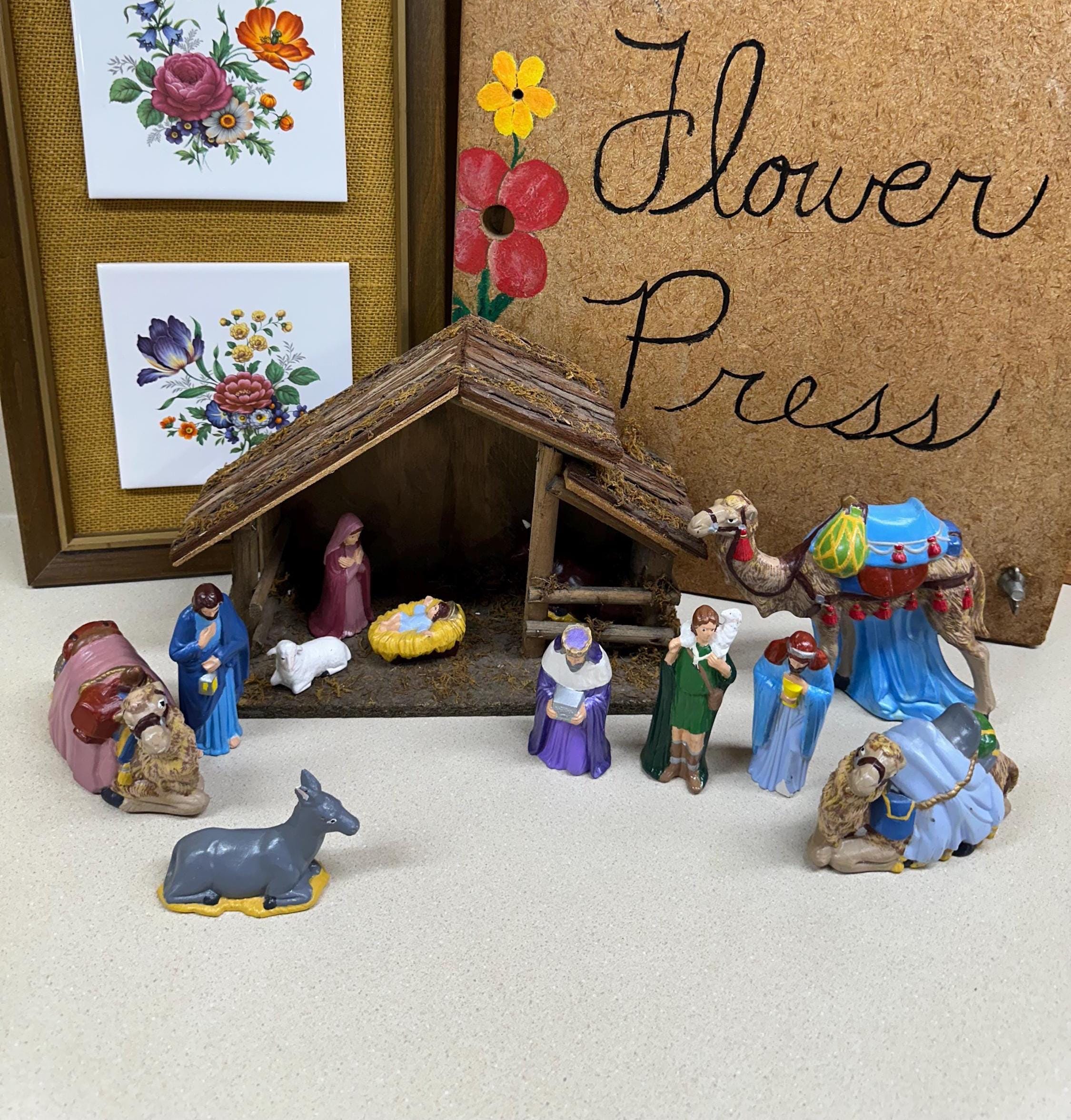 Vintage Nativity Scene: 13 Piece Religious Christmas Decor