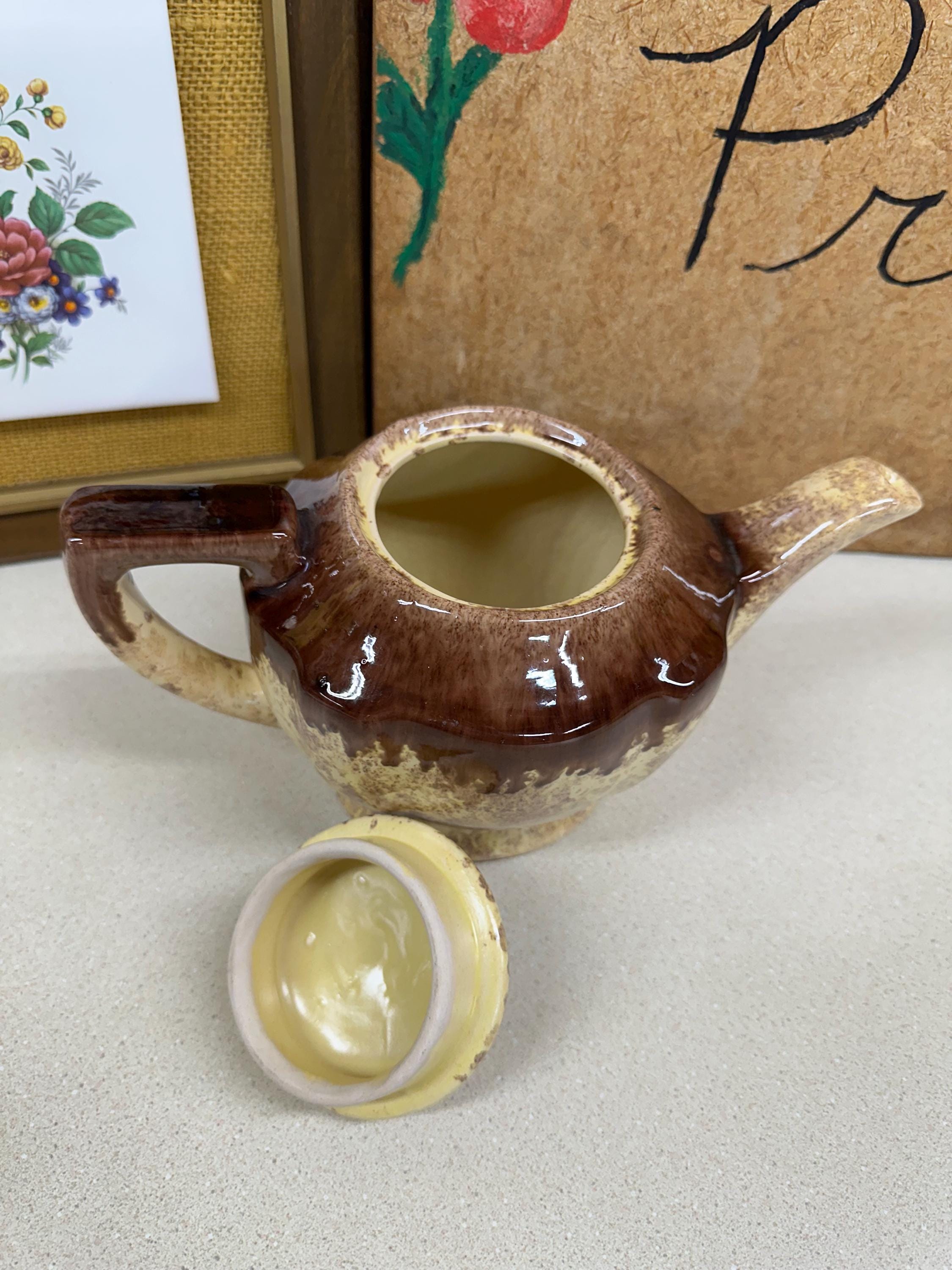 Vintage Teapot Tea Kettle: Gordon USA Brown Cream Neutral