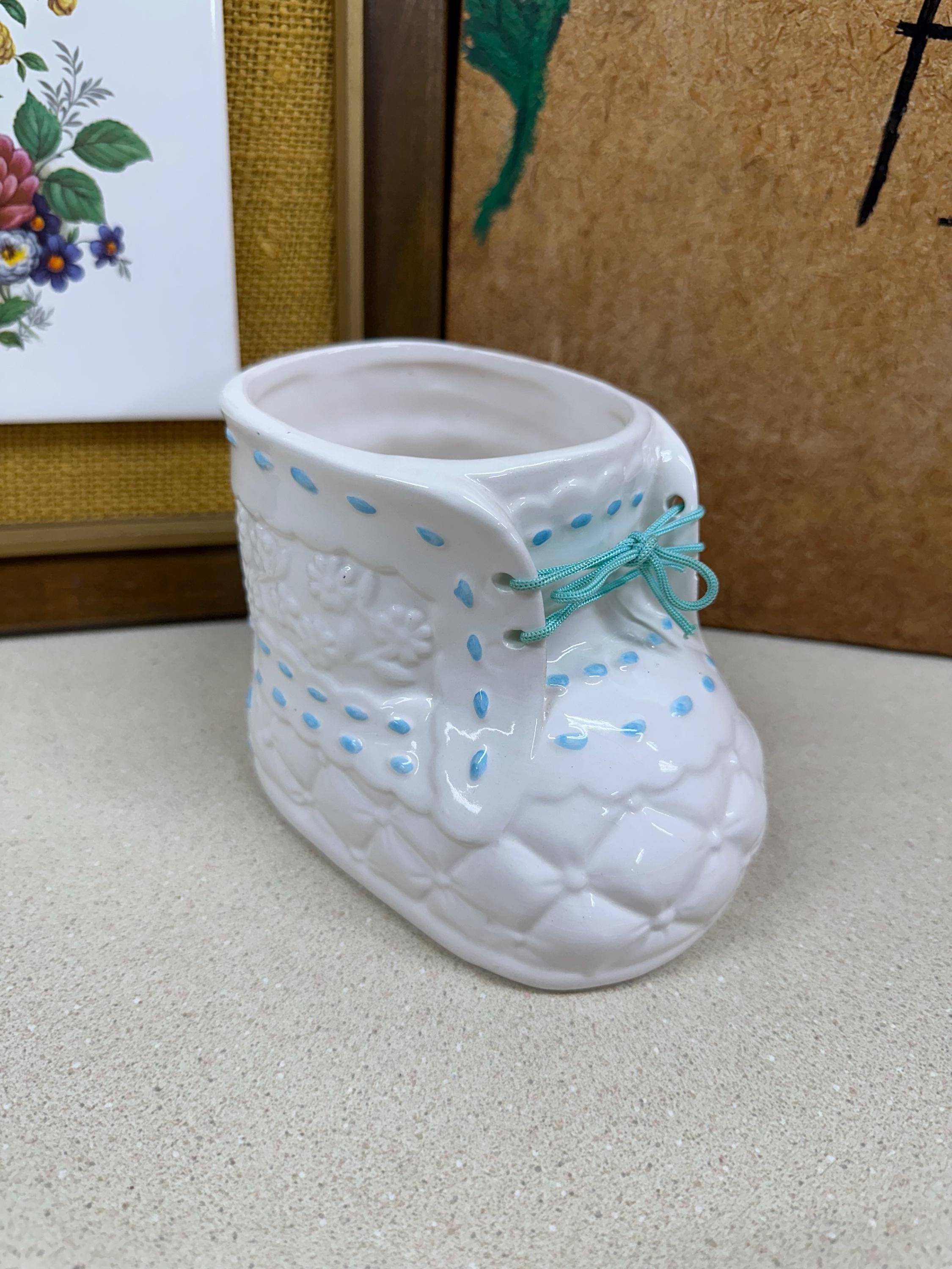 Vintage Blue Boot Planter: Floral Arrangement Plant Vessel
