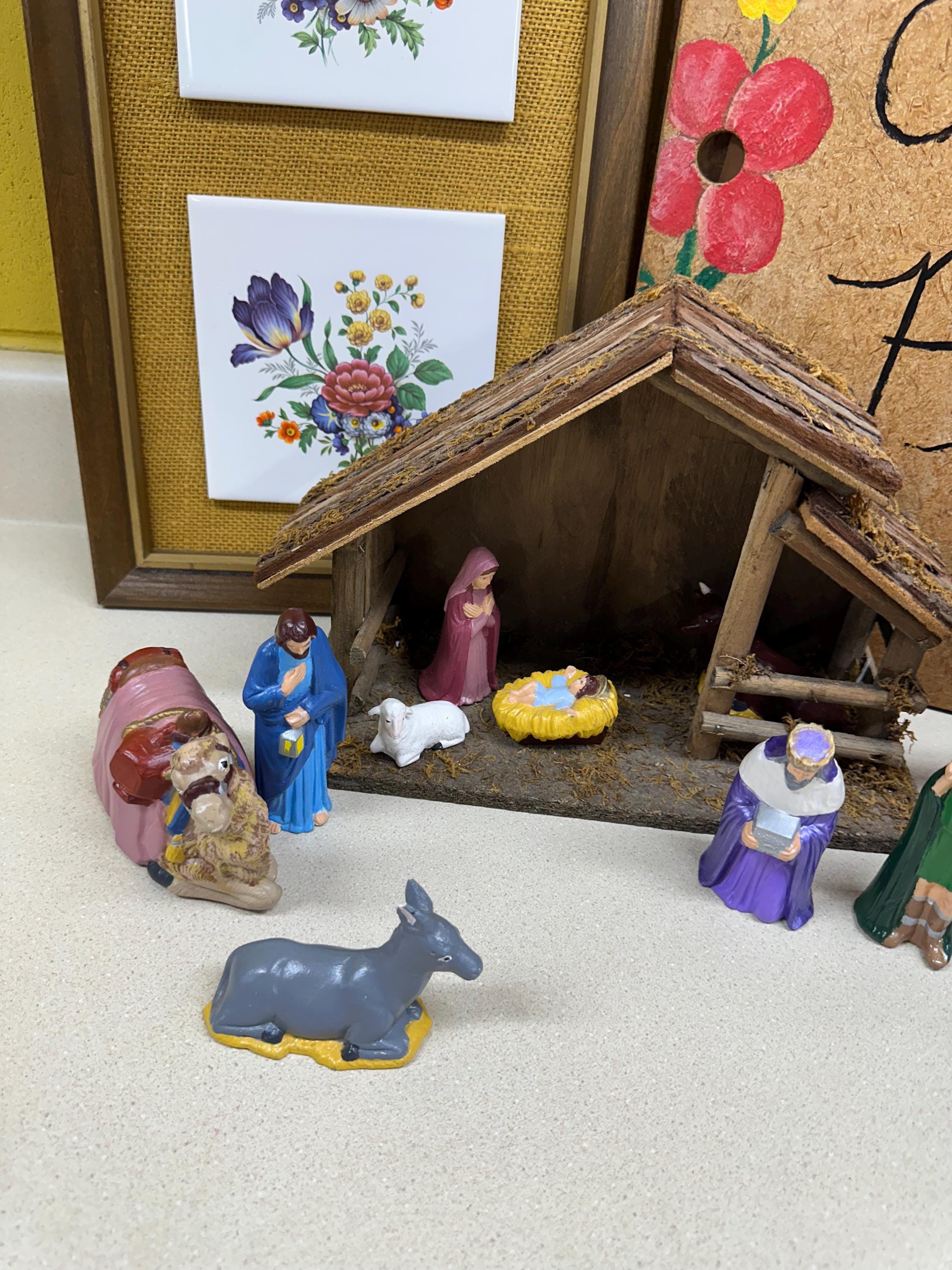 Vintage Nativity Scene: 13 Piece Religious Christmas Decor