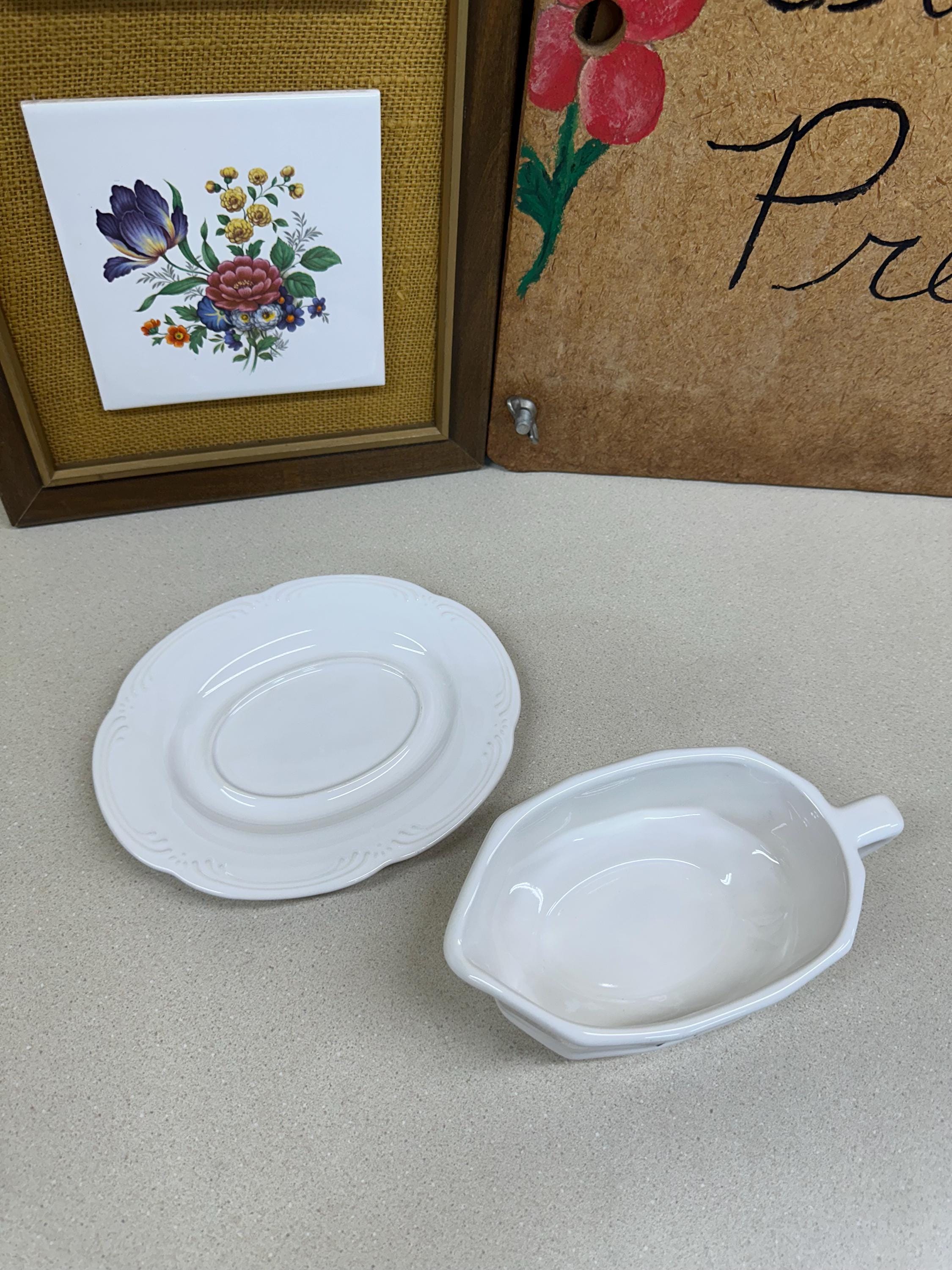 Vintage Christmas Tree Gravy Boat and Saucer: Pfaltzgraff USA